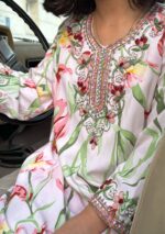 ⁦جلابيه اطفال - ورد⁩ - الصورة ⁦2⁩